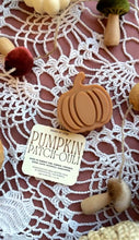 Load image into Gallery viewer, Pumpkin Patch-ouli Bar