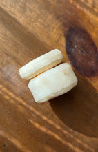 Load image into Gallery viewer, Wildflower Honey Shampoo Bar
