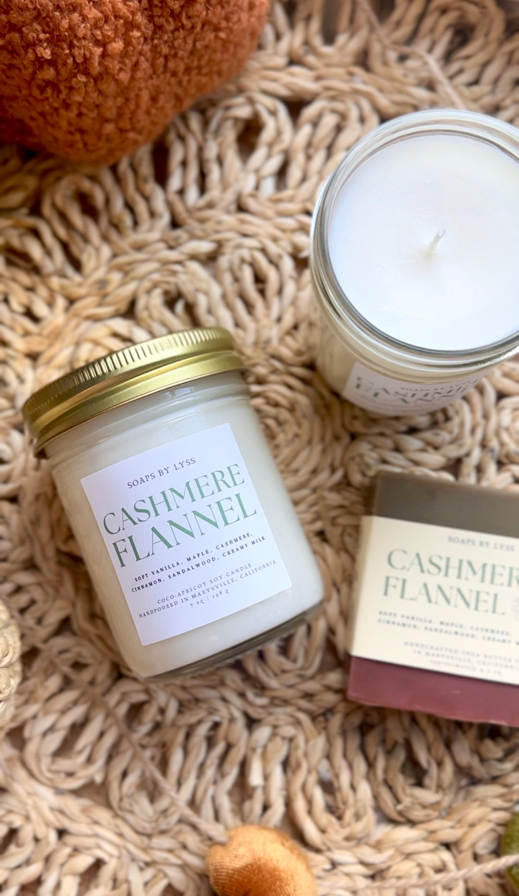 Cashmere Flannel Candle (7 oz)