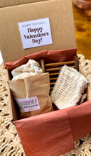 Load image into Gallery viewer, Valentine&#39;s Gift Box
